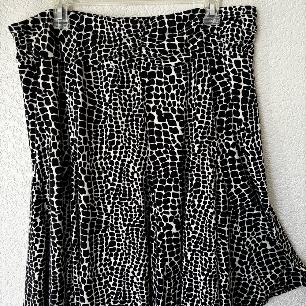 Apt. 9 Black and White Animal Print Flared A-Line Skirt Pull On  - Size XL
